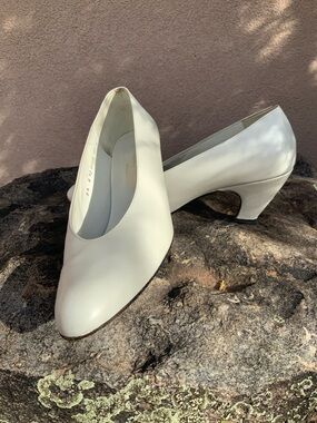 Robert Clergerie Classic Bone Pump 8.5M